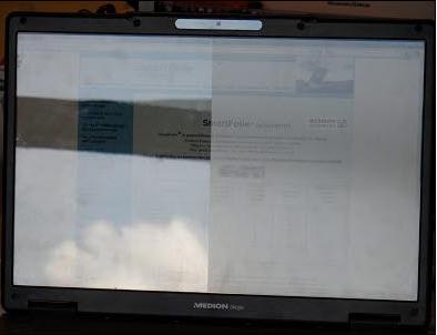 Rechts: SmartFolie AntiReflex Laptop Screenprotector
